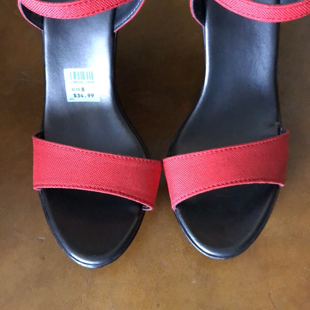 Shoes - Picture 5 of 7